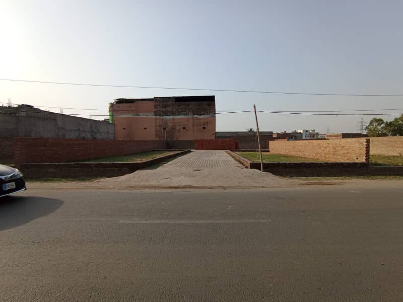 8 Marla commercial plot available for sale Opposite Pak Fan University main Road , City Gujrat 14