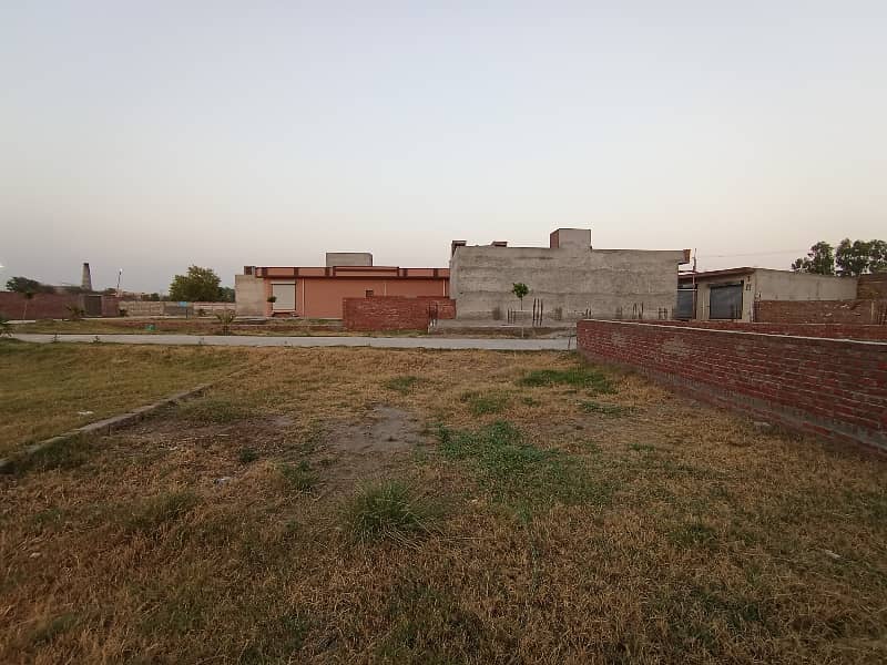 5 Marla Residential Plot Available For Sale In Shadiwal Near Main Shadiwal Road, City Gujrat 0