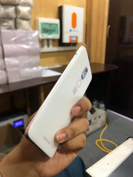 OnePlus 6 6/128 White 2