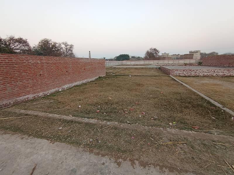 5 Marla Plot Available For Sale In Shadiwal Near Main Road City Gujrat 2