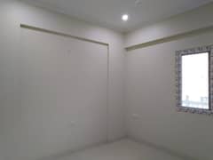 Gulshan-e-Iqbal - Block 5 Flat Sized 1350 Square Feet For sale