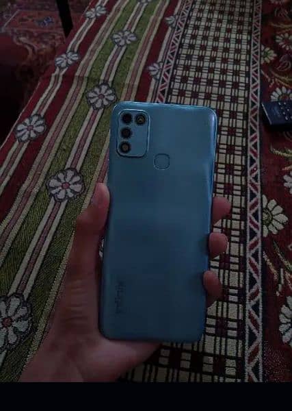 Infinix hot 10 play 10/9 with box not any fault urgent sale 1