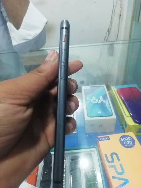 IPhone 8 256 storage 10 by 10 condition non PTA 3