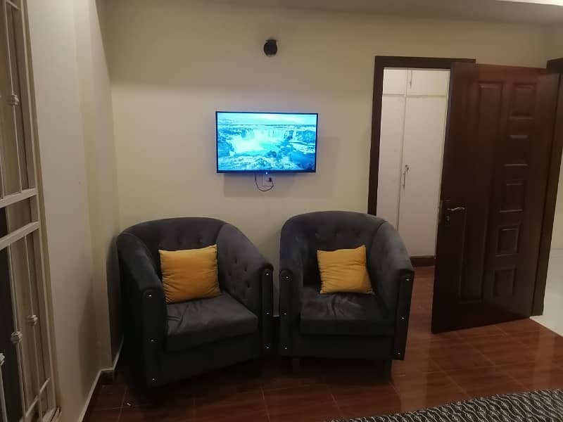 1 BED FURNISHED FLAT FOR RENT IN SECTOR C BAHRIA TOWN LAHORE 3