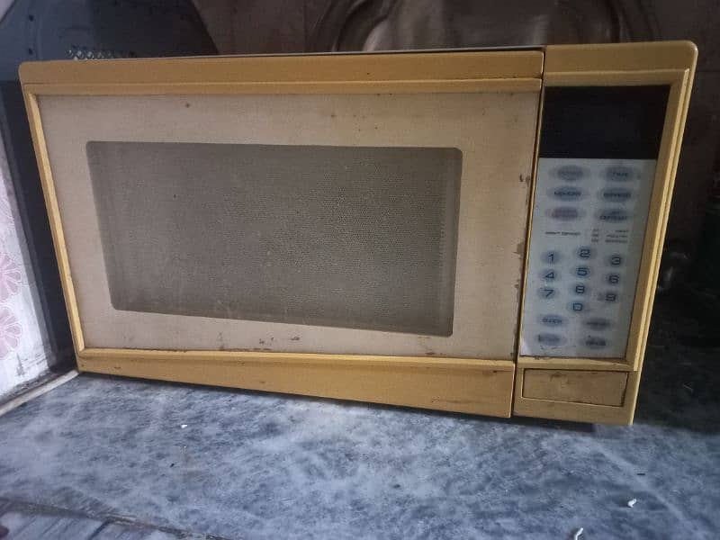 microwave oven 0