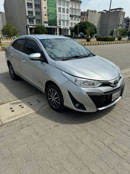 Toyota Yaris ATIV X CVT 1.5 Silver 2021 Full Option 2