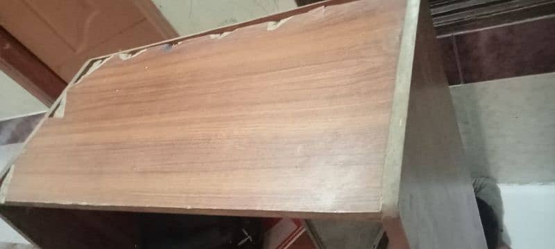 computer table available for sell 5