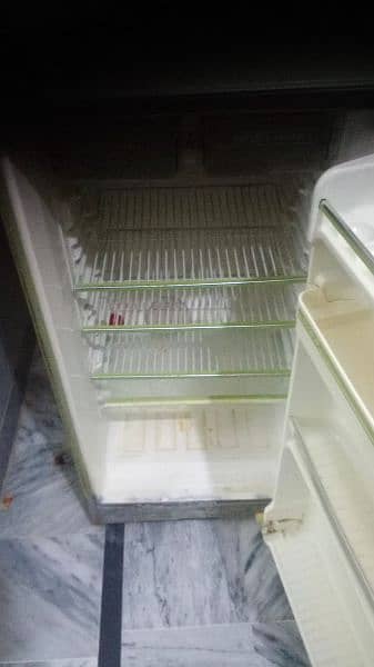 national refrigerator want to sale 2