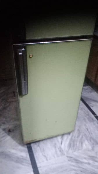 national refrigerator want to sale 4