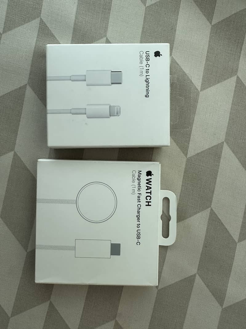 USB-C to Lightning & Magnetic Fast Charger to USB-C  (original packed) 0