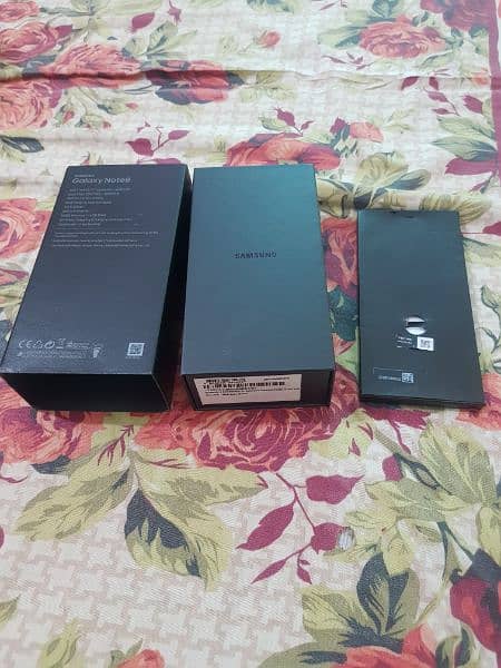 Samsung Galaxy Note 8 box available new condition 2