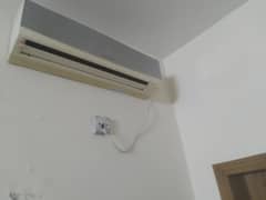 Split AC 4 to 5 years used in very good condition