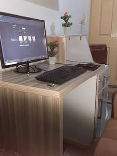 "Sturdy Computer Table for Sale - Perfect for Home Office or Study!"