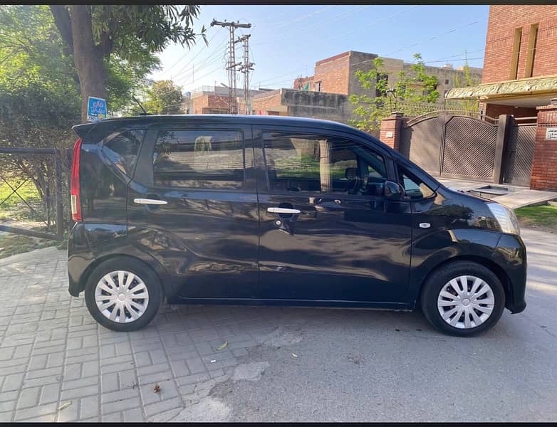 Daihatsu Move 2015 model black color good condition 2