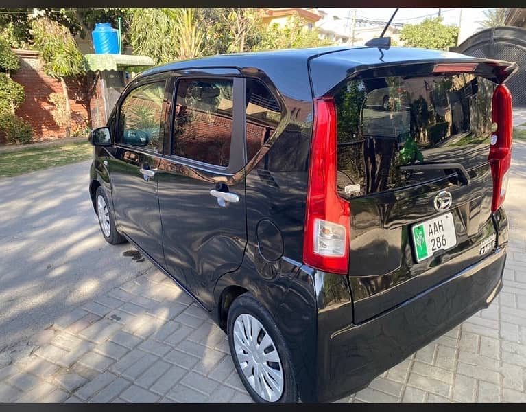 Daihatsu Move 2015 model black color good condition 3