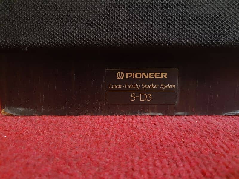 pioneer Hi-Fi stereo speakers like a bose 2