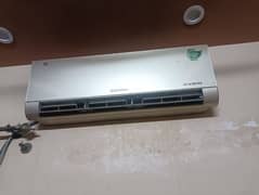 Ac 1.5 Ton Elecrtrolux inverter ac imported