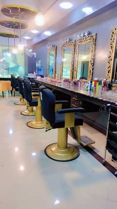 Beauty salon in E11/3 Markaz for sale