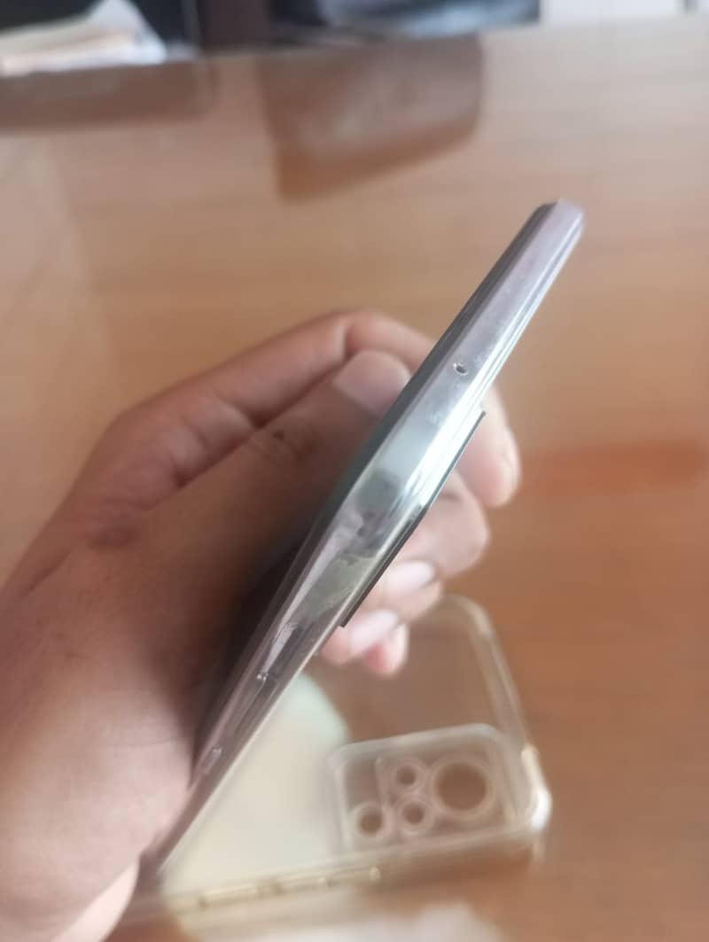 Vivo V21 8+4/128 with Box Charger 1