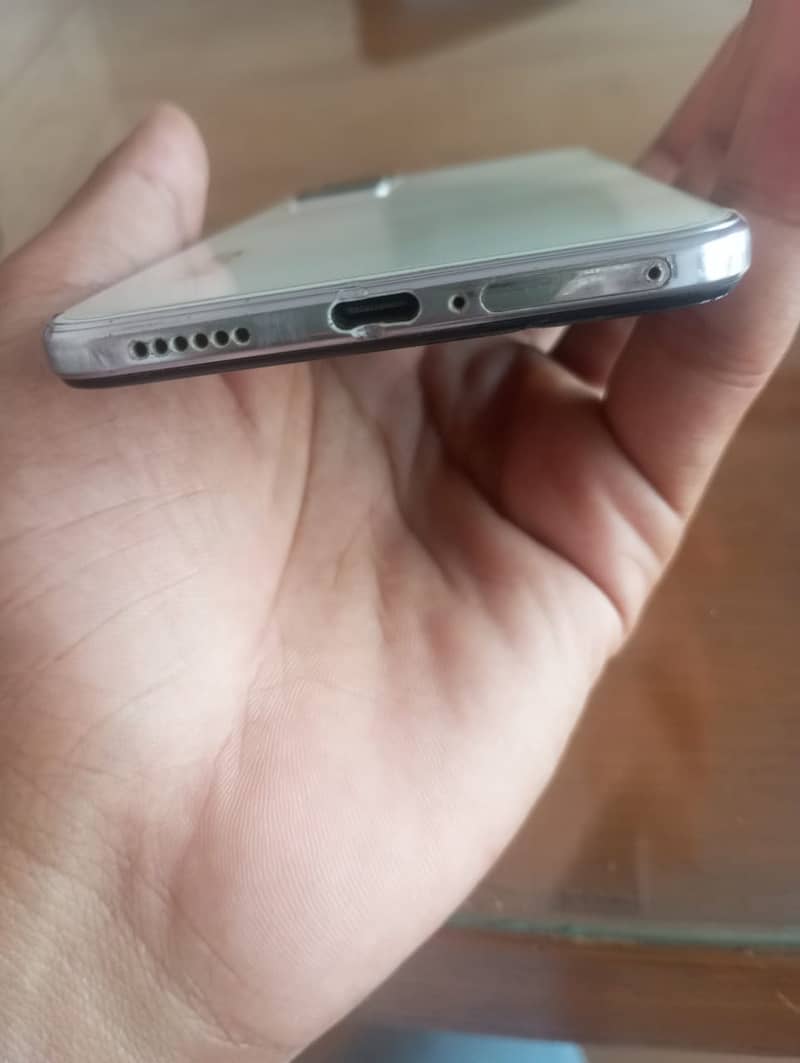 Vivo V21 8+4/128 with Box Charger 6