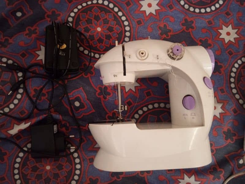 Sewing  small machine 1