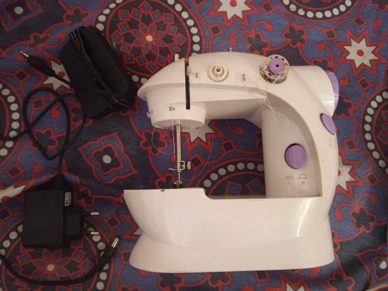 Sewing  small machine 3