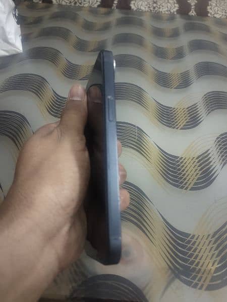 Iphone 13 Non PTA Sim Working Ho Gye Hei  E-sim Non Active 1