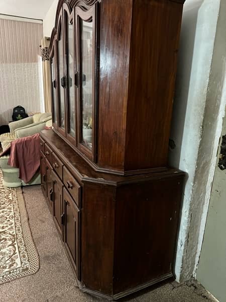 Solid wood showcase good condition 1