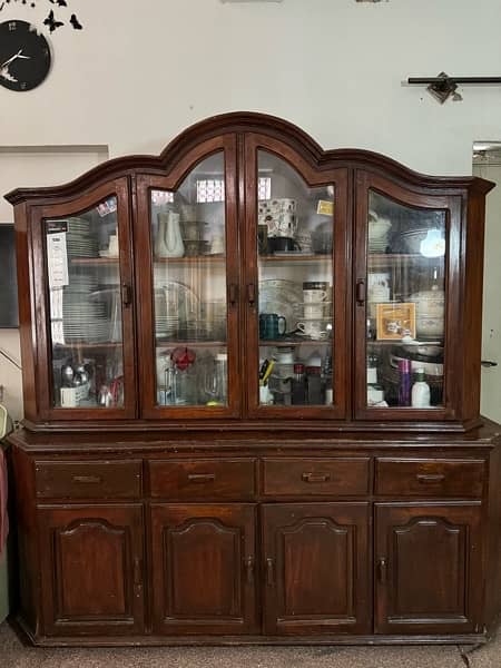 Solid wood showcase good condition 0
