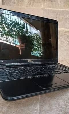 laptop Dell i5 2nd gen Glossy Black