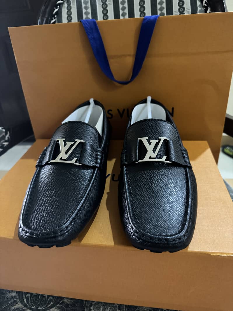 Brand new LV loafers only 800euro 2