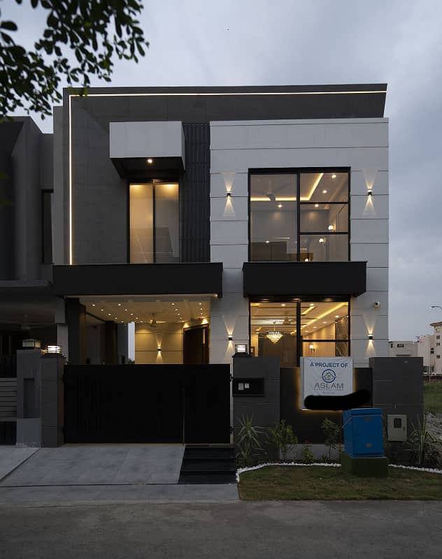 Best Almost New 5 Marla Modern House on Rent in DHA 0