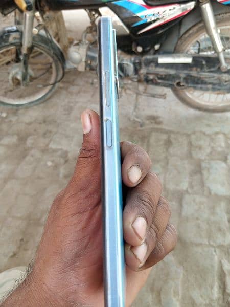 vivo y33s for sale  8gb ram 128 GB rom 5