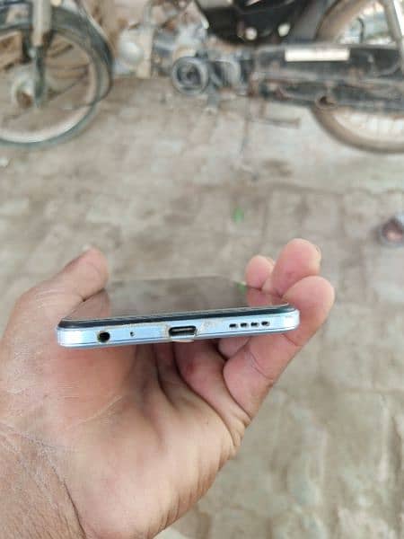 vivo y33s for sale  8gb ram 128 GB rom 7