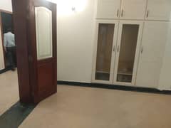 1 Kanal Upper Portion Very Neat & Clean Available For Rent In CC Block Phase 4 DHA Lahore