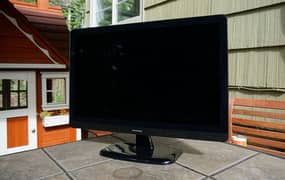 MonoPrice 2K LED 27inches display with VGA and DVIs Ports