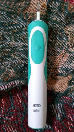 Oral B BRAUN Electric Toothbrush
