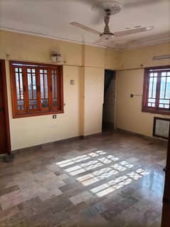 3 Bed DD Flat At Ideal Location Near Tariq Road