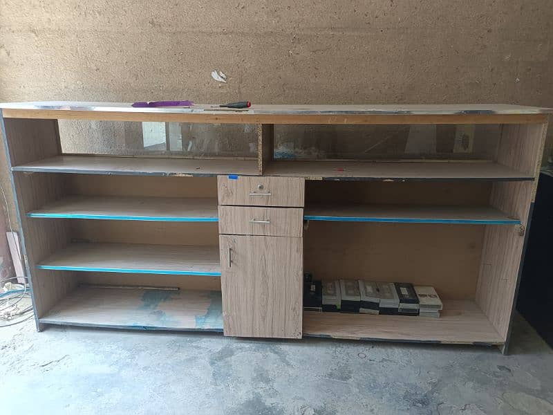 shop Counter for sale . in good condition. 4