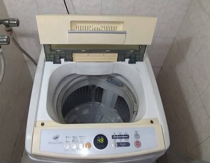 kheraab  Samsung automatic washing machine 8Kg capacity 5