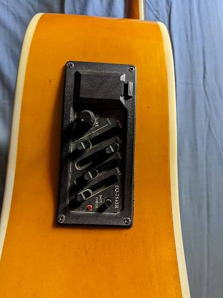 Jumbo semi acoustic guitar 1