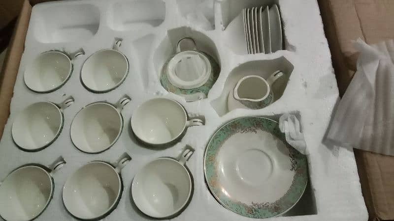 61pcs dinner set and tea set 1