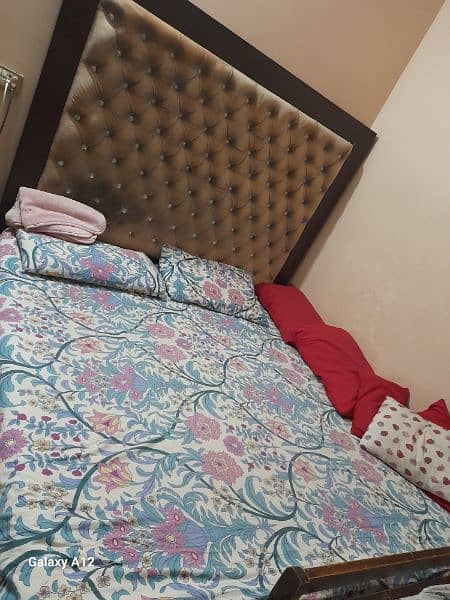 King size bed with four door wardrobe 1