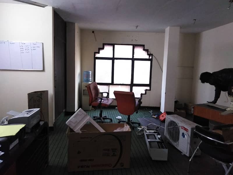 450 Sq Ft Brand New Corporate OFFICE FOR RENT GULBERG 3 9