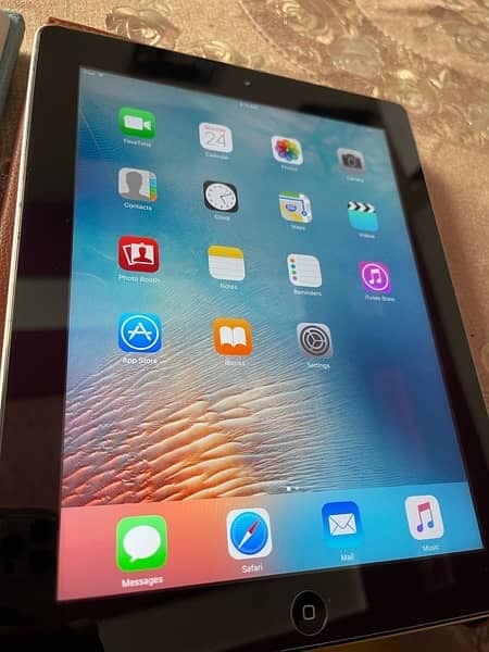 ipad 2 condition 10/9 only lead sath ha 2