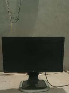 LCD 22 Inch Monitor for Sale – Great Condition, Affordable Price!