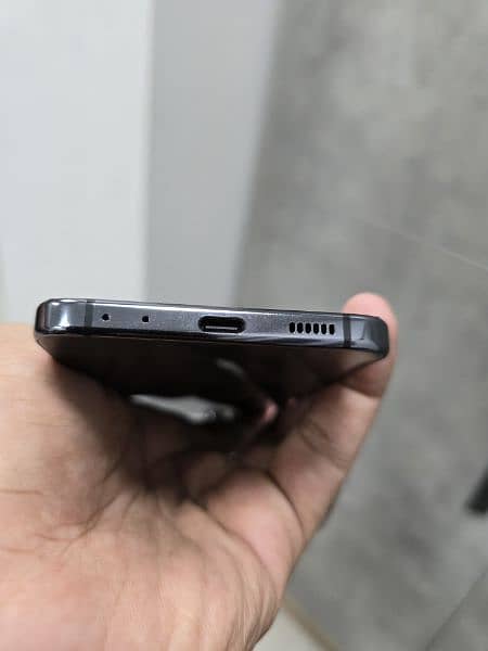 Samsung Galaxy Z flip 5 8/256gb PTA with warranty 5