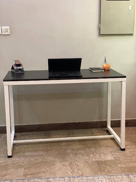 Computer Table 0