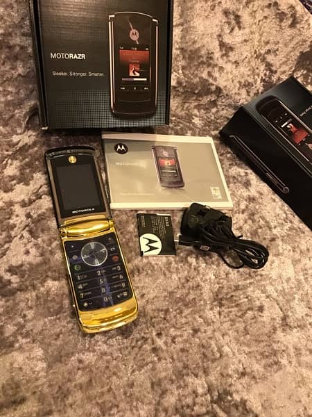 MOTOROLA V8 RAZR FLIP 4