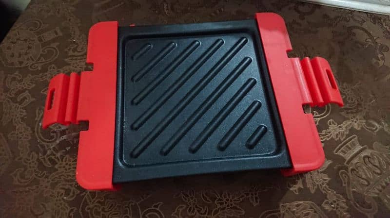 Sandwich Maker Non Stick Coated Plates for Breakfast 2